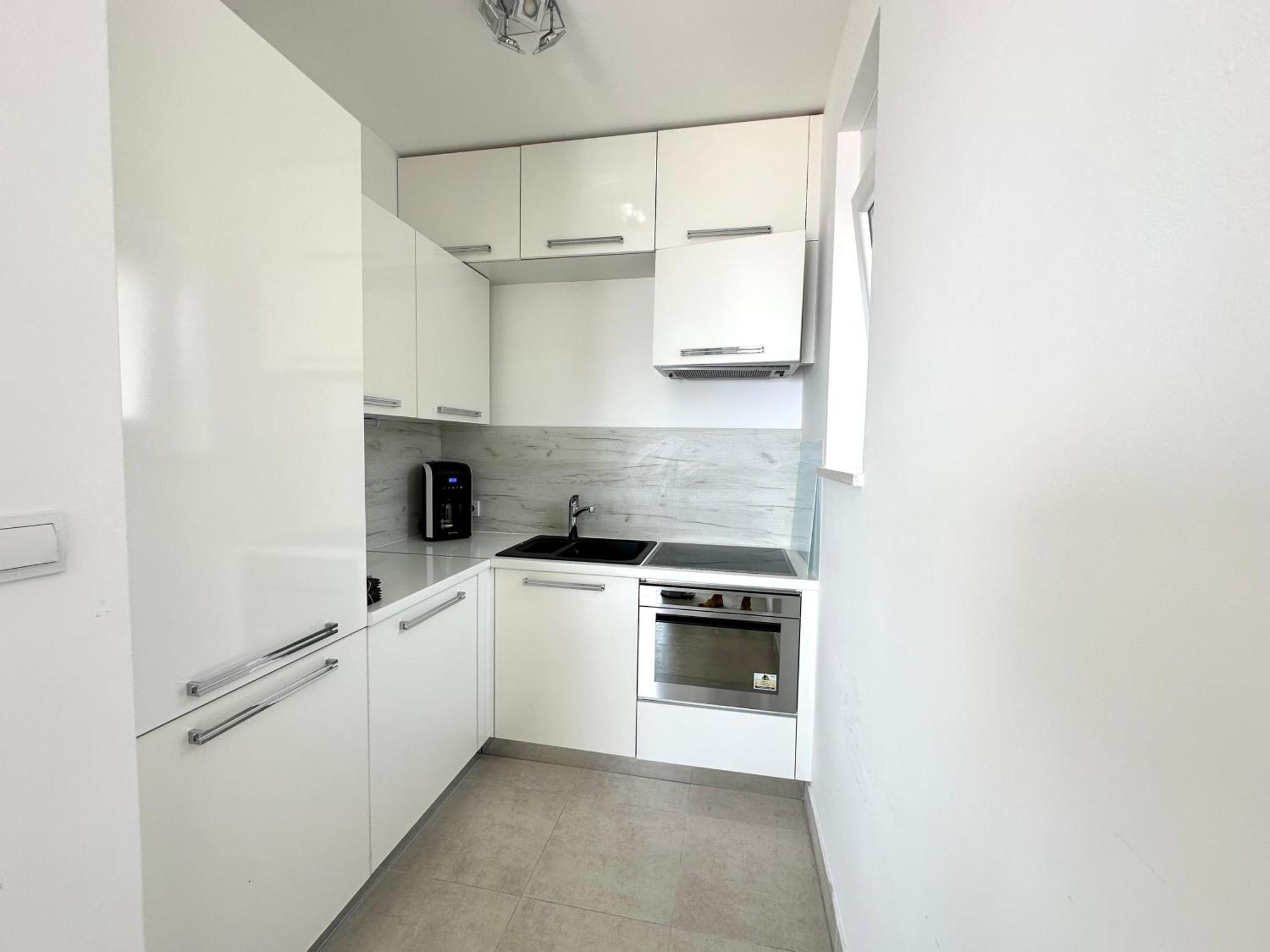 The View Apartment With Pool - Crikvenica Buitenkant foto
